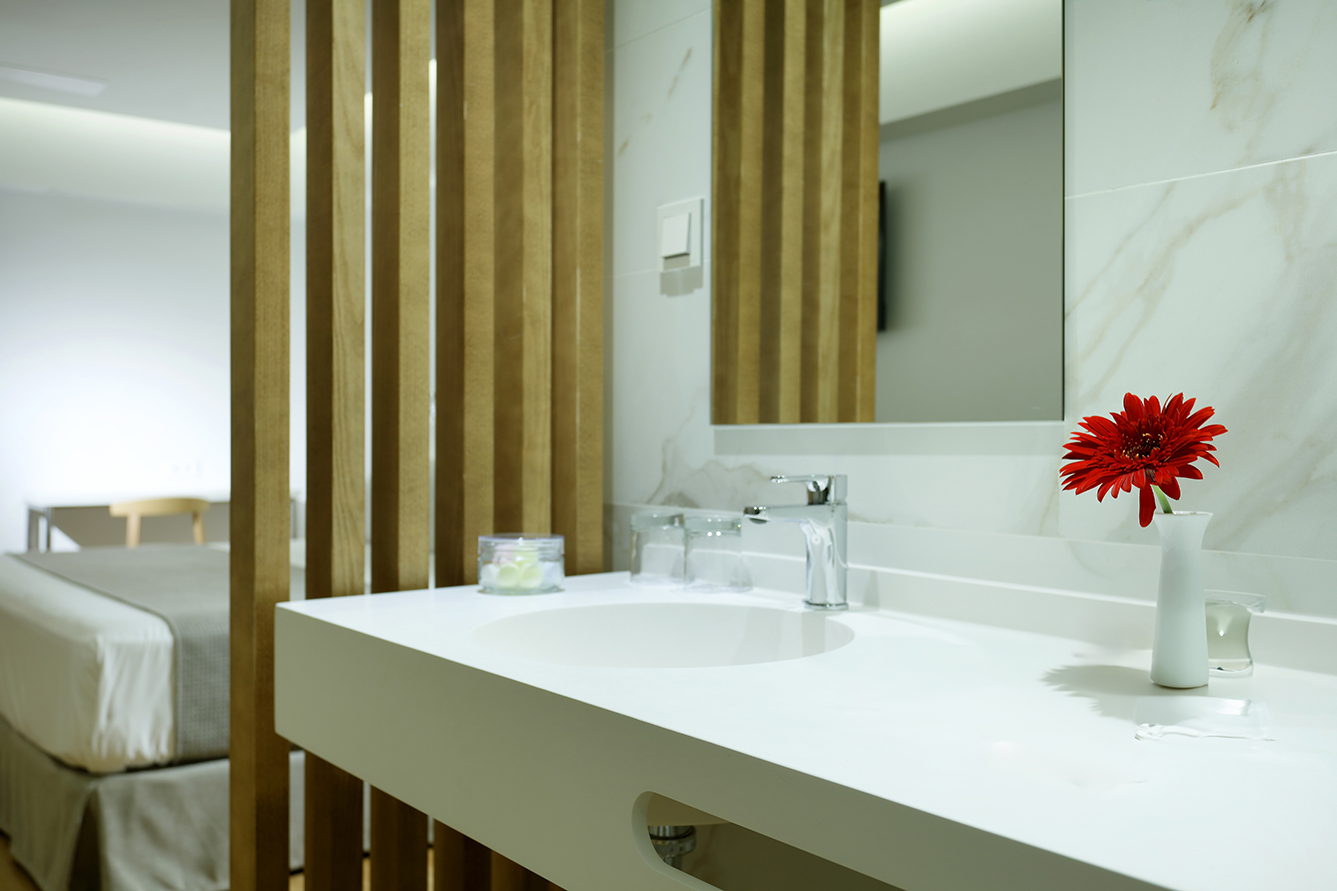 003_alta_CaleiaTalayotSpaHotel Doble Vista Mar Frontal.jpg